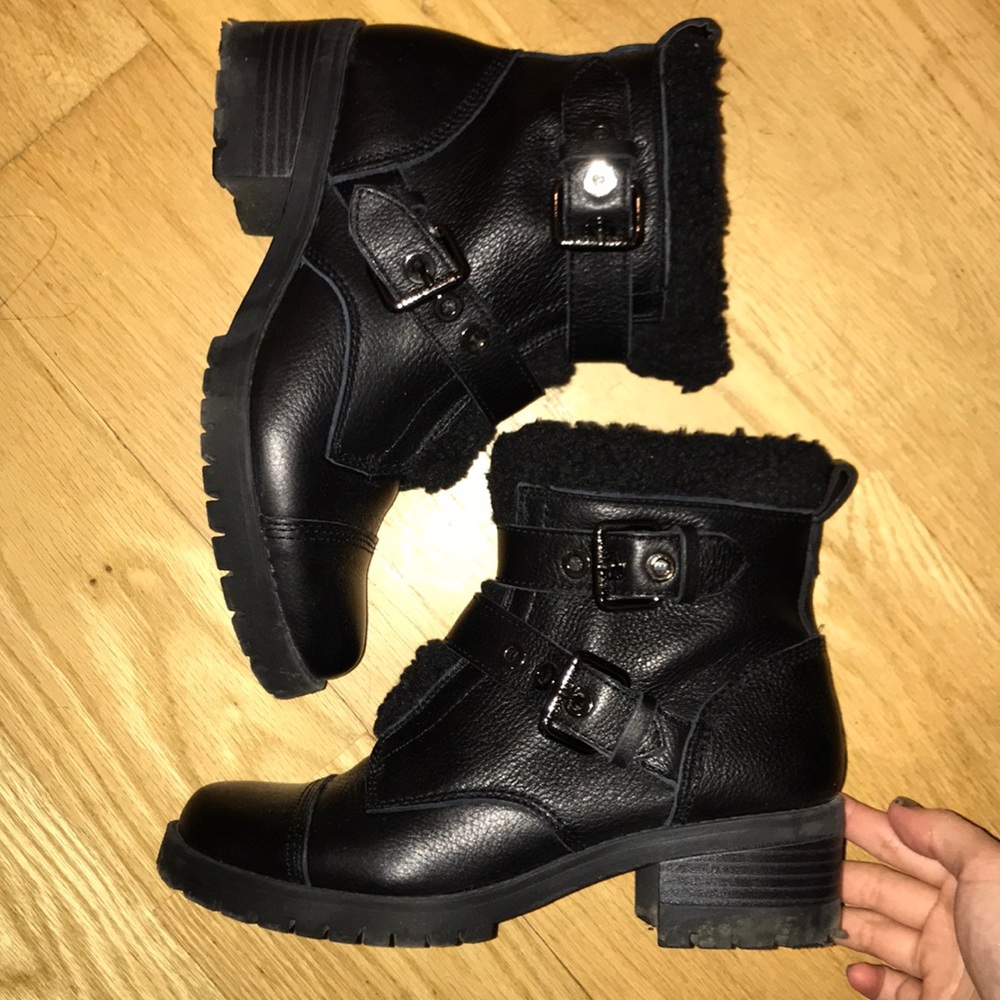 AK SPORT GENUINE LEATHER SHEARLING BOOTS